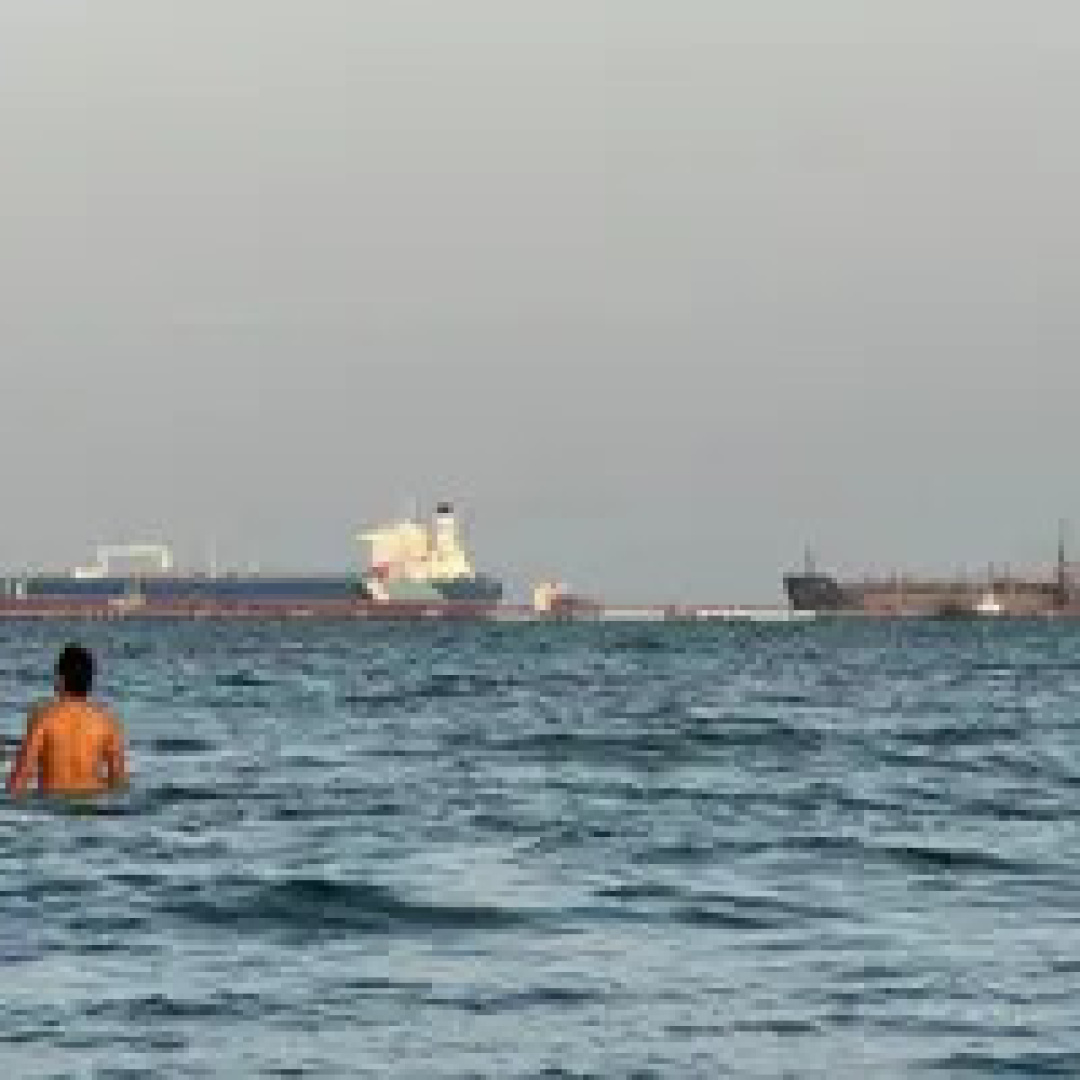 Oil Prices Surge Amid Saudi Attacks as Gold Declines